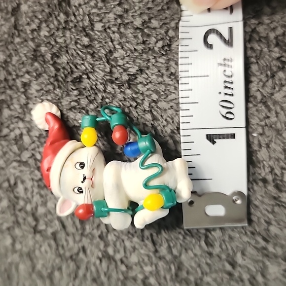 Festive Cat Resin Brooch with Lights - Picture 3 of 7